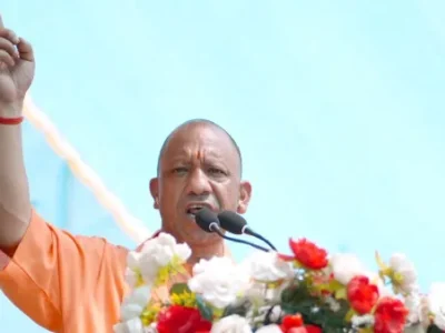 पीएम मोदी की अपील के बाद यूपी सरकार अलर्ट, स्कूल बंद और ऑनलाइन क्लास पर मंथन