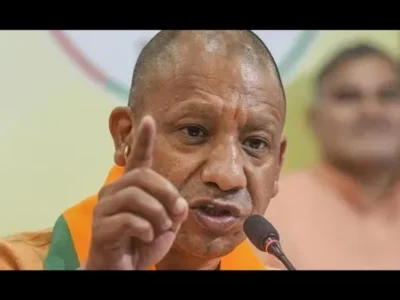 यूपी में आंधी-तूफान से तबाही, योगी सरकार ने राहत पैकेज का किया ऐलान