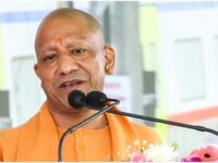 Yogi Adityanath का सख्त संदेश: जमीन कब्जाने वालों पर होगा कड़ा एक्शन