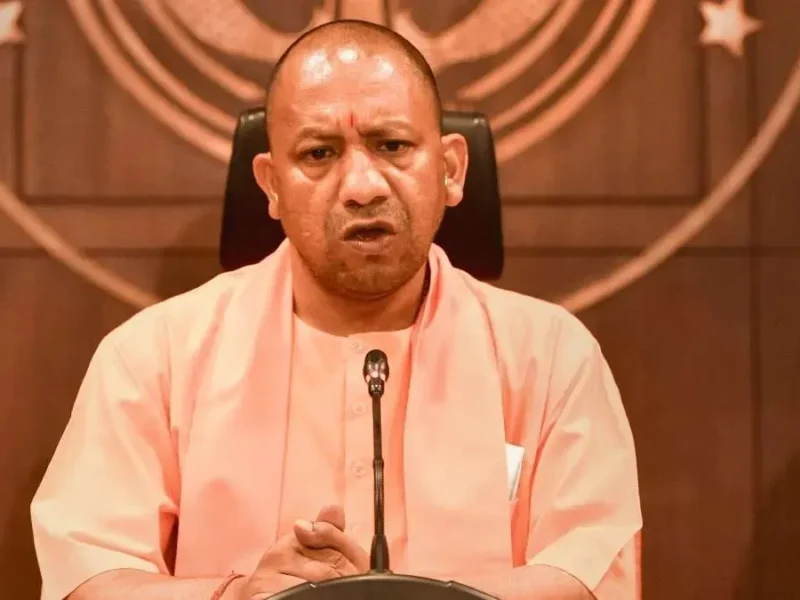 Yogi Adityanath का युवाओं को संदेश: नई तकनीक सीखें, नवाचार अपनाएं