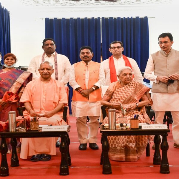 उत्तर प्रदेश में कल दोपहर होगा CM योगी आदित्यनाथ का मंत्रीमंडल विस्तार, इन नामों का मंत्री बनना तय