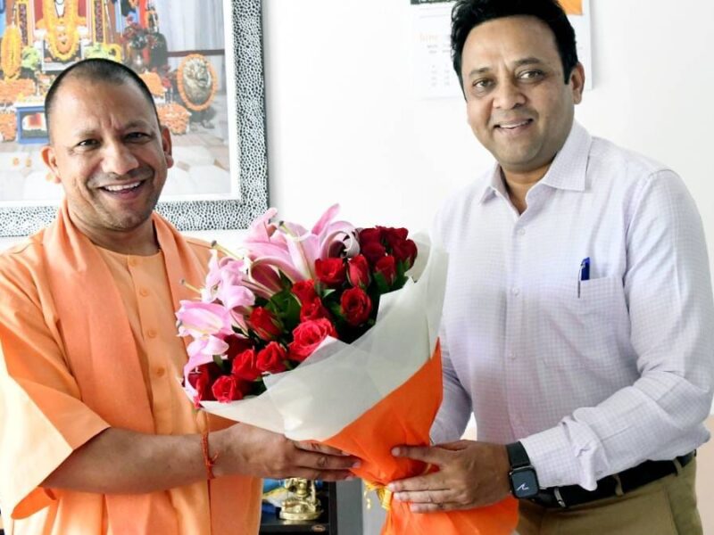 संजय प्रसाद: मुख्यमंत्री योगी आदित्यनाथ के सबसे भरोसेमंद अधिकारी