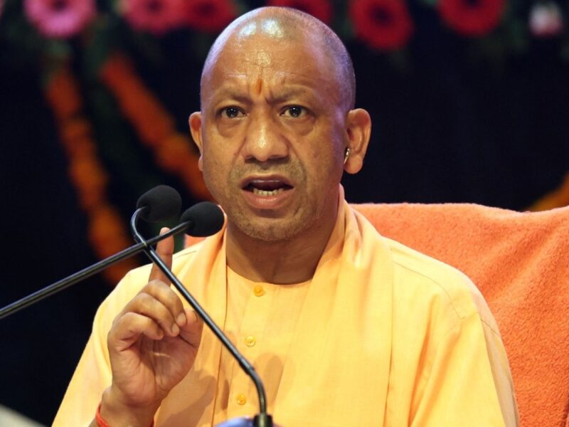 मथुरा को लेकर योगी आदित्यनाथ की चुनौती से गरमाई सियासत