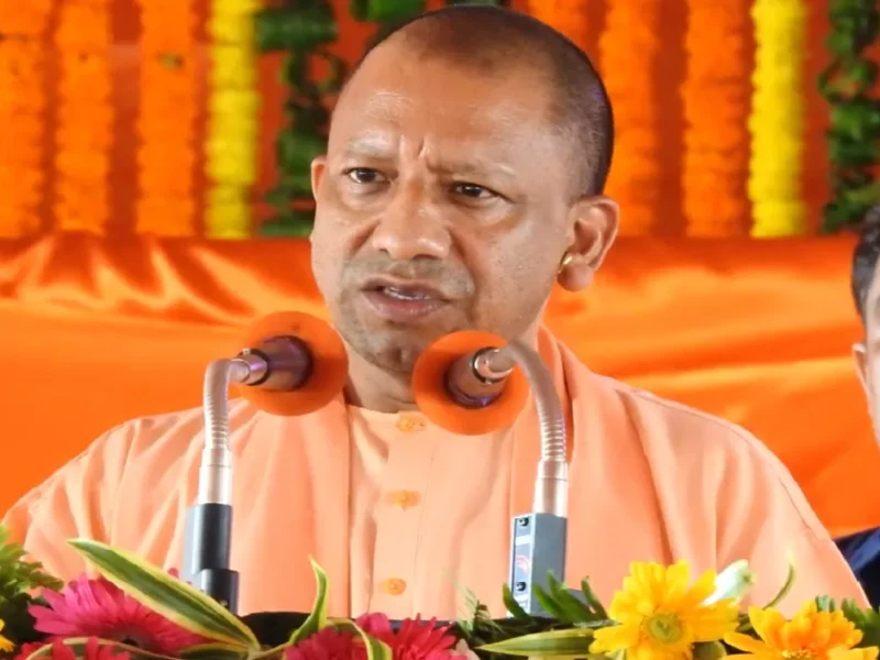 मुख्यमंत्री योगी आदित्यनाथ गोरखपुर पर हुए मेहरबान, 1753 करोड़ रुपये की विकास परियोजनाओं की दी सौगात