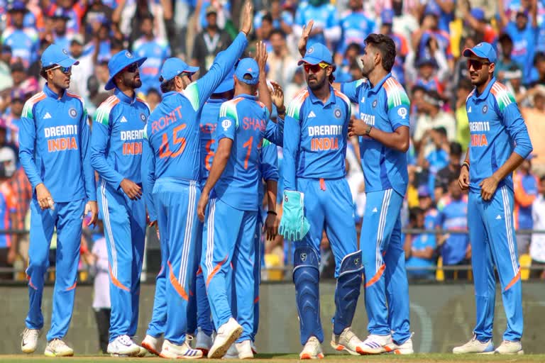 IND vs ENG: दूसरे वनडे के बीच भारत को लगा बड़ा झटका, बाहर हुआ ये खिलाड़ी, पूरी सीरीज से हो सकता है बाहर!