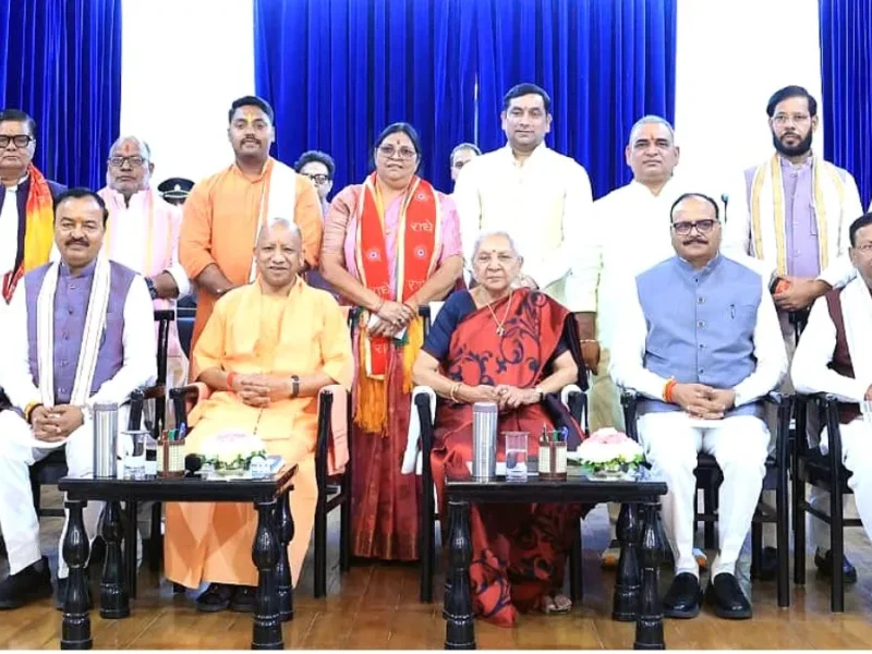 चुनाव से पहले CM योगी आदित्यनाथ का मास्टर स्ट्रोक 3200 करोड़ रुपये की इन 5 जिलों को मिला सौगात