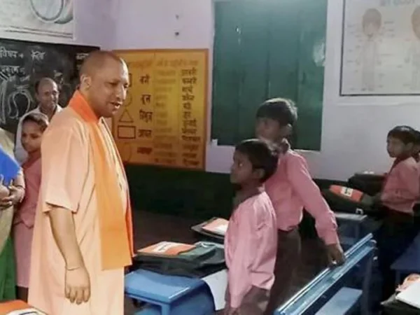 यूपी में उच्च शिक्षा के शिक्षकों और कर्मचारियों को बड़ी सौगात, मिलेगा 1.5 करोड़ रुपये तक का दुर्घटना बीमा कवर