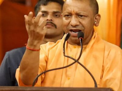 रामपुर में योगी का सपा पर हमला, ‘रामपुरी चाकू’ को बताया सुरक्षा और विकास का प्रतीक