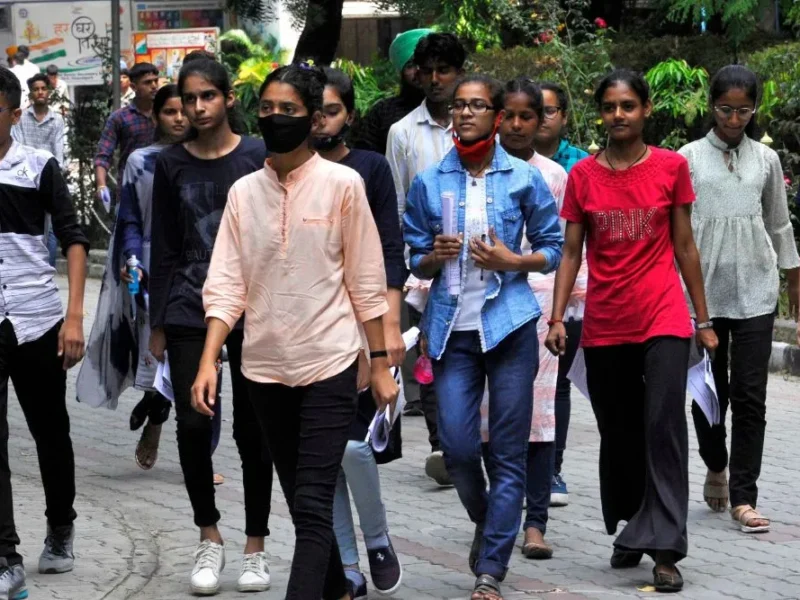 यूपीएसएसएससी अभ्यर्थियों के लिए अहम सूचना, मुख्य परीक्षा शुल्क और एडमिट कार्ड को लेकर जारी हुए नए निर्देश