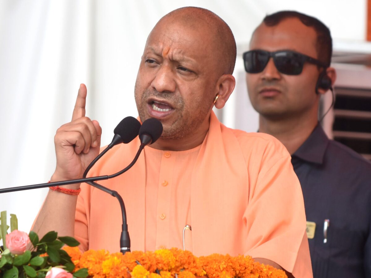 नेपाल में फंसे यूपी के लोगों को लेकर सीएम योगी अलर्ट, रेस्क्यू अभियान तेज; हेल्पलाइन 1070 जारी