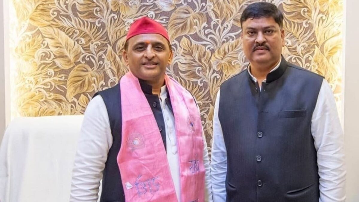Akhilesh Yadav and Pawan Pandey