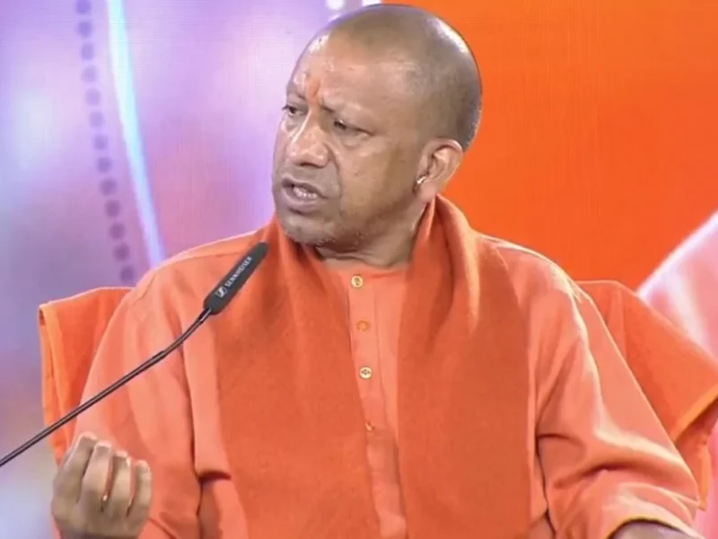 UP CM Yogi Adityanath पर अभद्र टिप्पणी करने वाले को मिला सबक, पुलिस ने किया गिरफ्तार और अब….