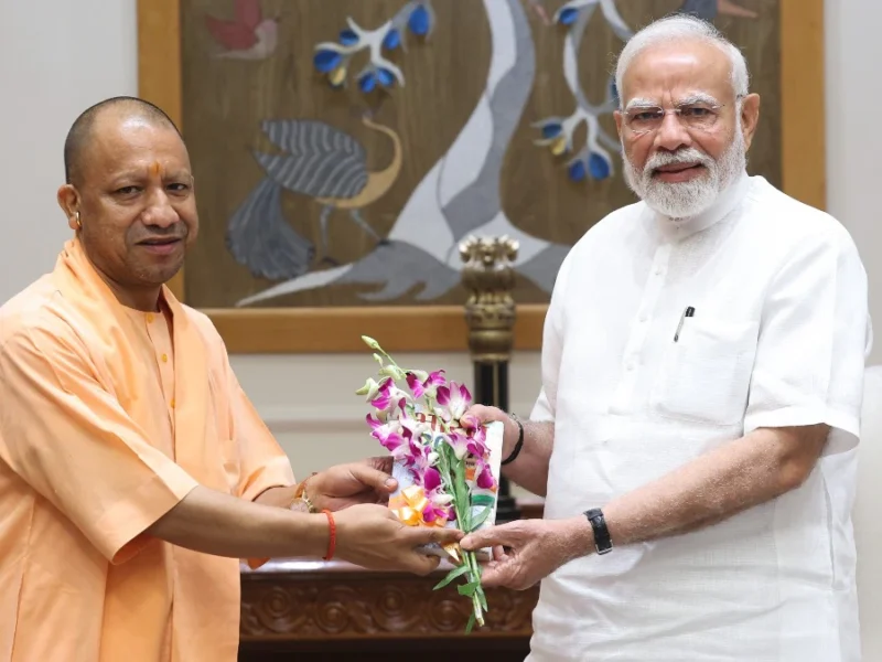 पीएम मोदी से मिले सीएम योगी आदित्यनाथ, दिल्ली में हुई अहम मुलाकात, भारत की सियासत में होने वाला है बड़ा बदलाव