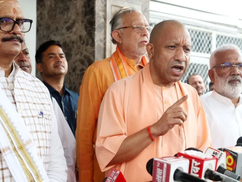 विधानसभा में मुख्यमंत्री योगी का विपक्ष पर तीखा हमला, दलित, किसान और महिलाओं के मुद्दे पर समाजवादी पार्टी को घेरा