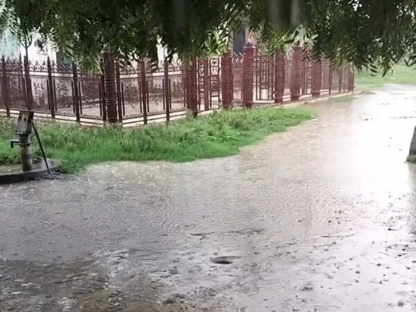 उन्नाव में बारिश से गंगा एक्सप्रेसवे का हिस्सा प्रभावित, मरम्मत के बाद यातायात हुआ सुचारु
