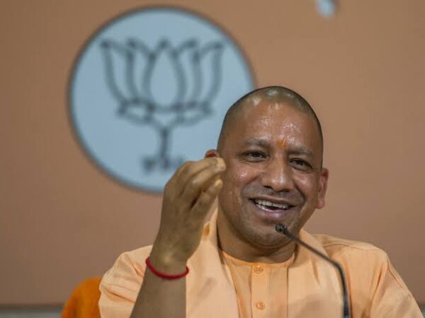 रवि किशन के ‘मौन व्रत’ पर सीएम योगी की चुटकी, गोरखपुर में बोले- आज सांसद जी ने भाषण क्यों नहीं दिया?