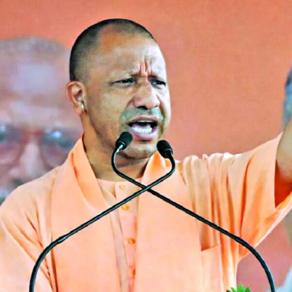 यूपी में भारी बारिश और जलभराव से बिगड़े हालात, सीएम योगी का आदेश- प्रभावितों को 24 घंटे में मिले मुआवजा