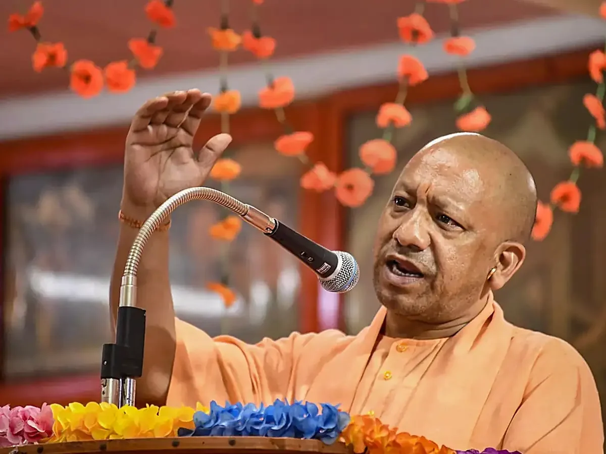 ‘जो कुर्सी कल जानी है, वह आज चली जाए’, सीएम योगी ने क्यों कही ये बात? नोएडा से जुड़ा है पूरा मामला