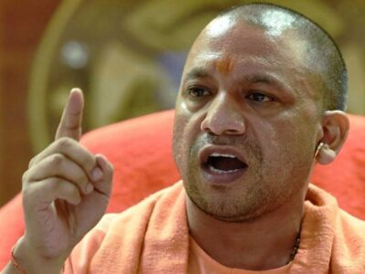 गोरखपुर में दबंगों से परेशान महिला ने लगाई गुहार, सीएम योगी ने लेखपाल-कानूनगो और तहसीलदार पर लिया सख्त एक्शन