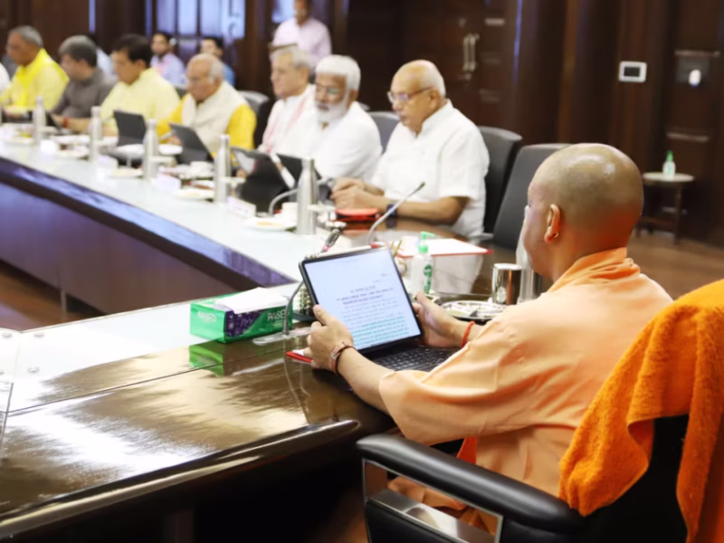 उत्तर प्रदेश कैबिनेट की अहम बैठक आज, दरोगा-सिपाही भर्ती नियमों में बदलाव समेत 15 बड़े प्रस्तावों पर नजर