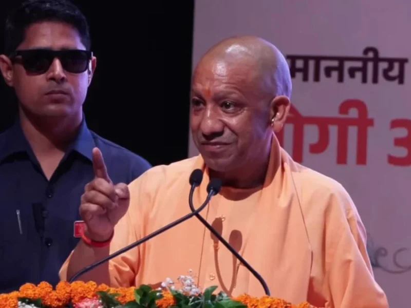 यूपी में BJP के लिए क्यों जरूरी हैं योगी आदित्यनाथ? जातीय समीकरण और युवा असंतोष के बीच बढ़ी चुनौती