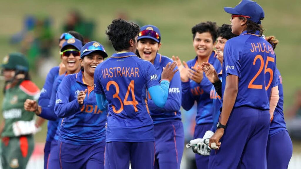 Team India की लगातार 2 जीत के बाद पॉइंट्स टेबल का बदला समीकरण, सेमीफाइनल में पहुंचा भारत, पाकिस्तान का हाल खराब Team India की लगातार 2 जीत के बाद पॉइंट्स टेबल का बदला समीकरण, सेमीफाइनल में पहुंचा भारत, पाकिस्तान का हाल खराब