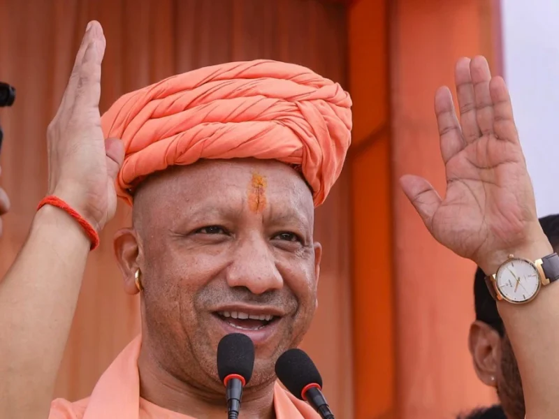 उत्तर प्रदेश में किसानों को 6% ब्याज पर 6 लाख तक का कर्ज, CM योगी ने लॉन्च की कृषक समृद्धि योजना और भारत टैक्सी