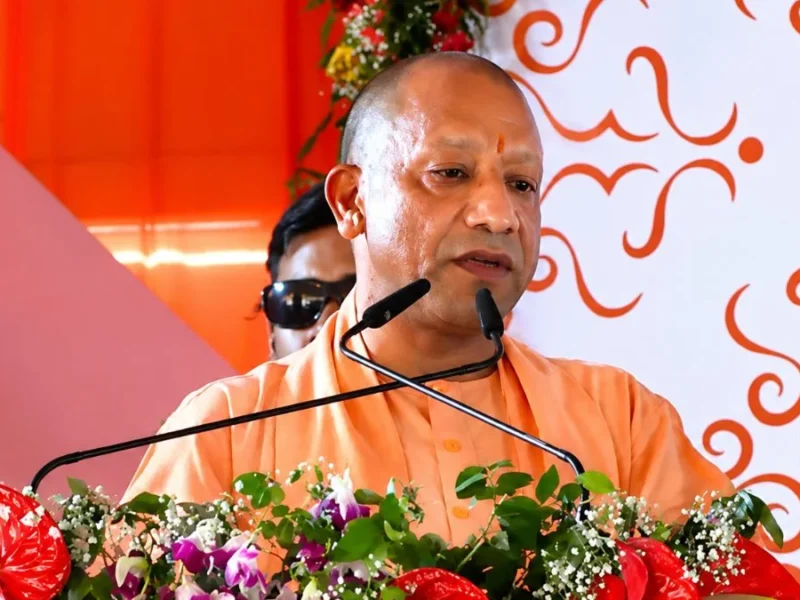 ‘लोक सेवकों की उद्दंडता पर अंकुश जरूरी,’ सीएम योगी का अधिकारियों की जवाबदेह तय करने पर जोर