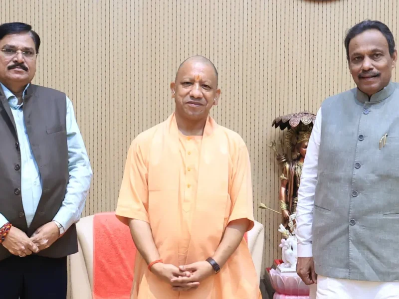2027 चुनाव से पहले CM योगी आदित्यनाथ से मिले विनोद तावड़े, संगठन मजबूत करने और चुनावी रणनीति पर मंथन