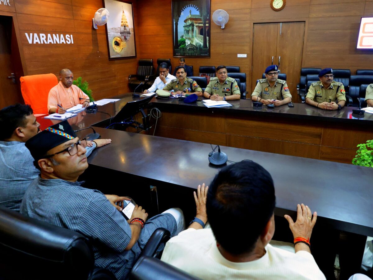 मुख्यमंत्री योगी आदित्यनाथ ने किया नमो घाट पर एयर शो की तैयारियों का स्थलीय निरीक्षण, अधिकारियों को दिए आम लोगों की सुविधाओं के निर्देश