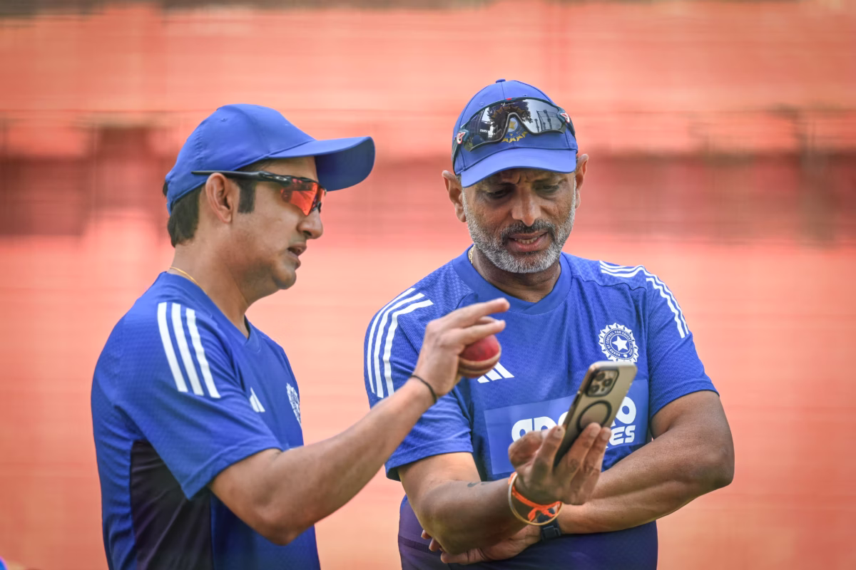 Gautam Gambhir Sitanshu Kotak on Bhuvneshwar Kumar