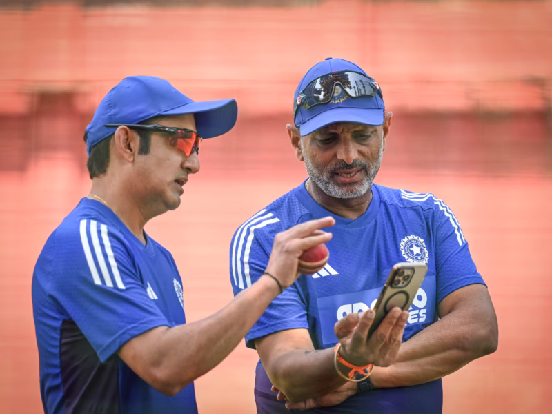 Gautam Gambhir Sitanshu Kotak on Bhuvneshwar Kumar
