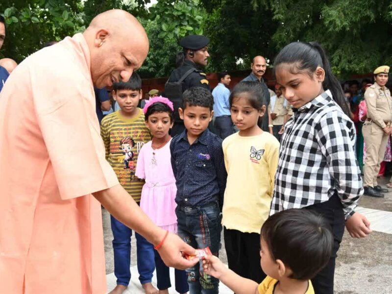आत्मविश्वास से आत्मनिर्भरता तक: यूपी की 1.29 लाख बेटियों को मिला सेल्फ एस्टीम प्रशिक्षण