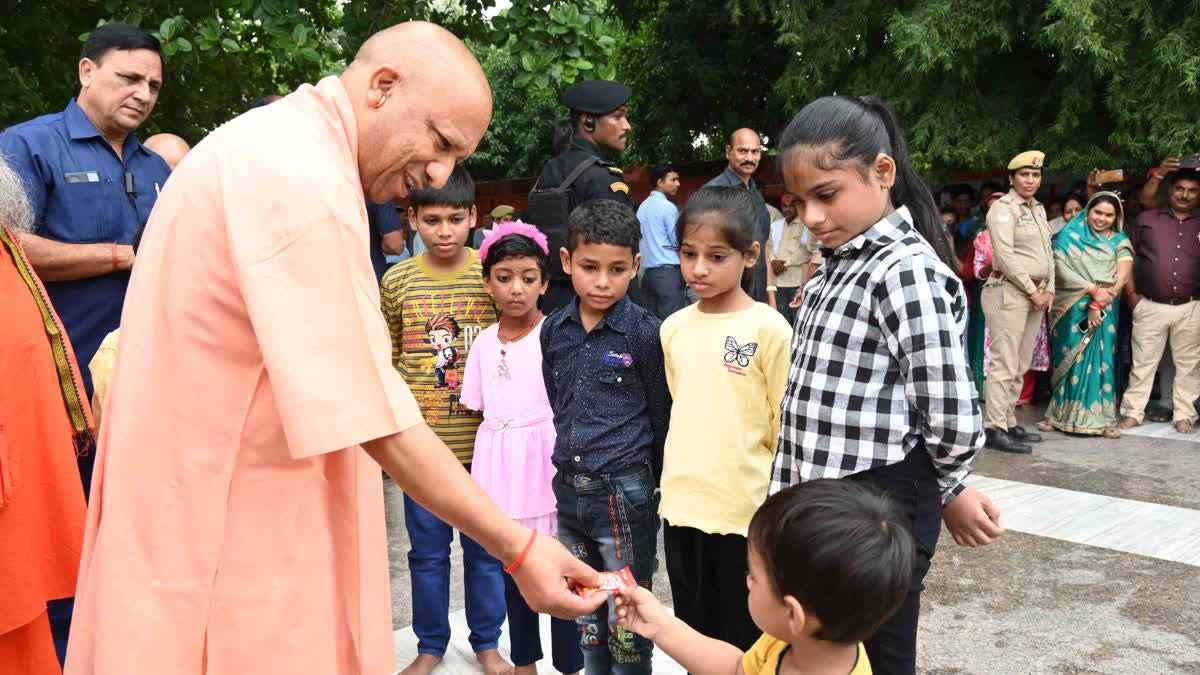 आत्मविश्वास से आत्मनिर्भरता तक: यूपी की 1.29 लाख बेटियों को मिला सेल्फ एस्टीम प्रशिक्षण